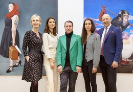 Die Künstler Simon Czapla, Lavinia Lanner und Jana Kolber mit Hermann Wonnebauer und Silvia Richter